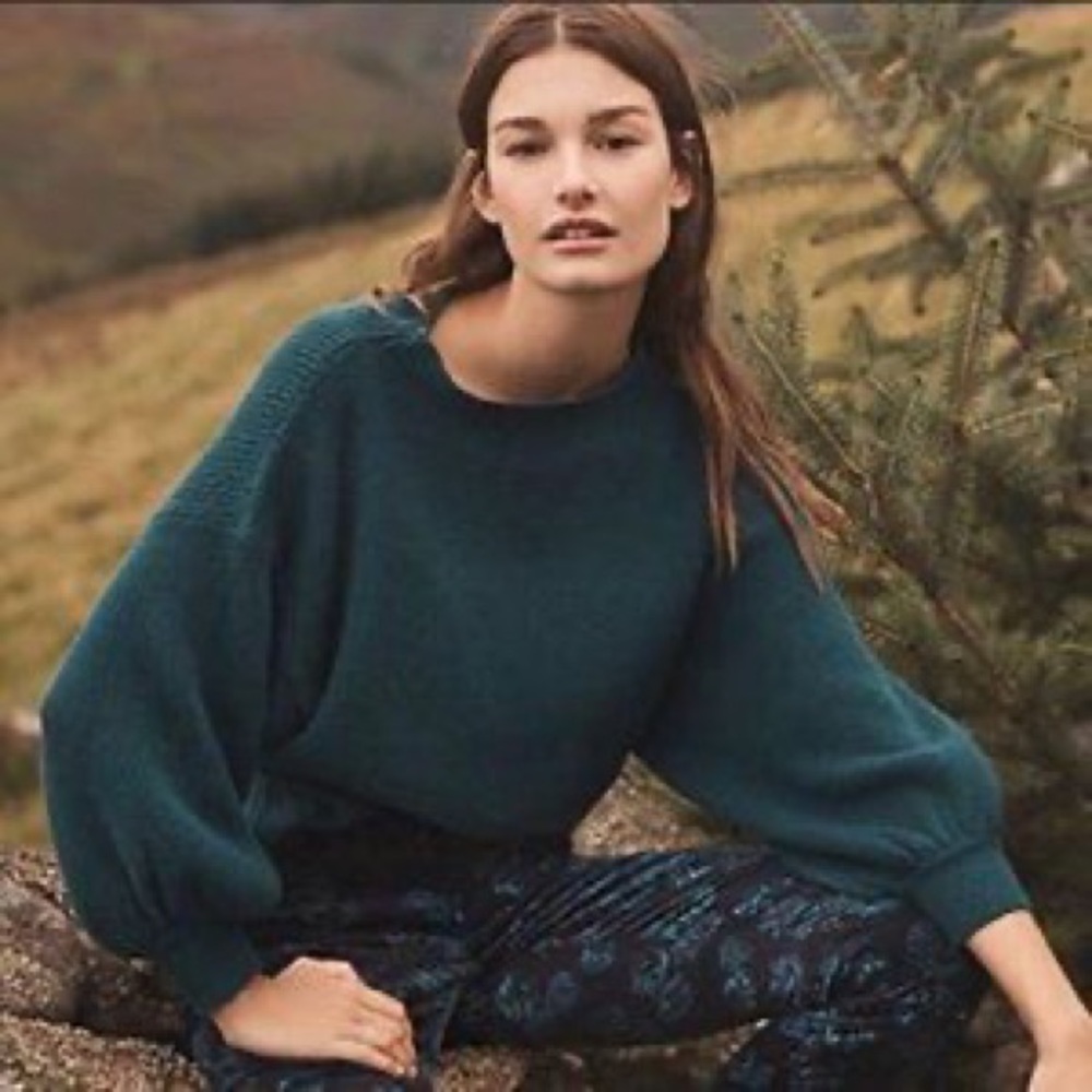 LINE AND DOT Alder Balloon Sleeve Sweater in Green